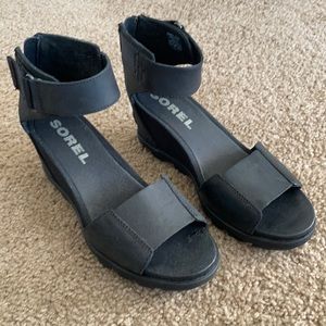 Sorel Wedge Sandal Size 8 Black